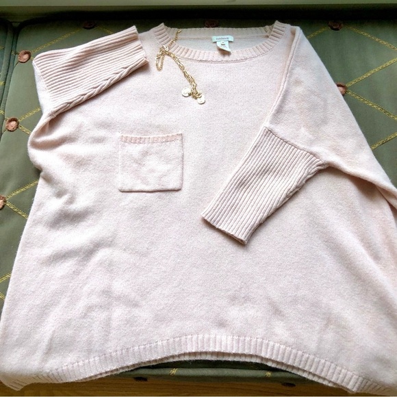 Sundance Oversized Sweater in Light Pink Wool Blend with Ribbed Drop Sleeves (M) - Picture 5 of 8